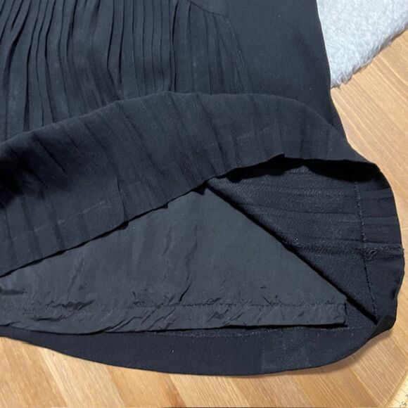 Modes Rassia Black Pleated Knee Length Skirt Size Large-Xlarge - Picture 4 of 8